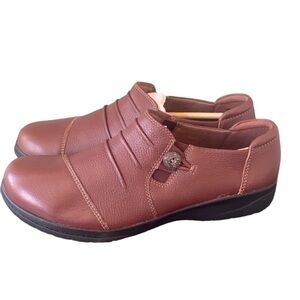 Clarks Brown Cheyn Inca Mohagany Leather Cushioned Slip On‎ Loafer Size 9.5W NWT